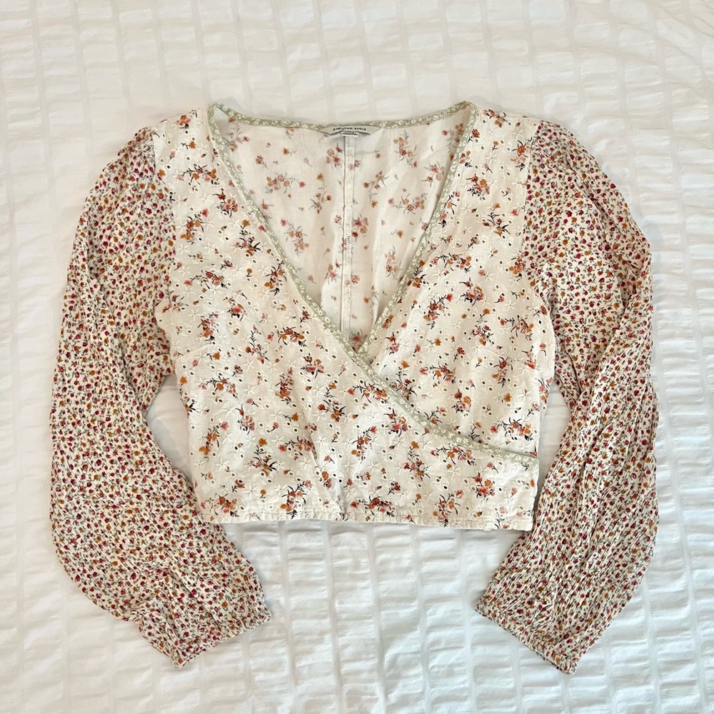 Beautiful American Eagle top!